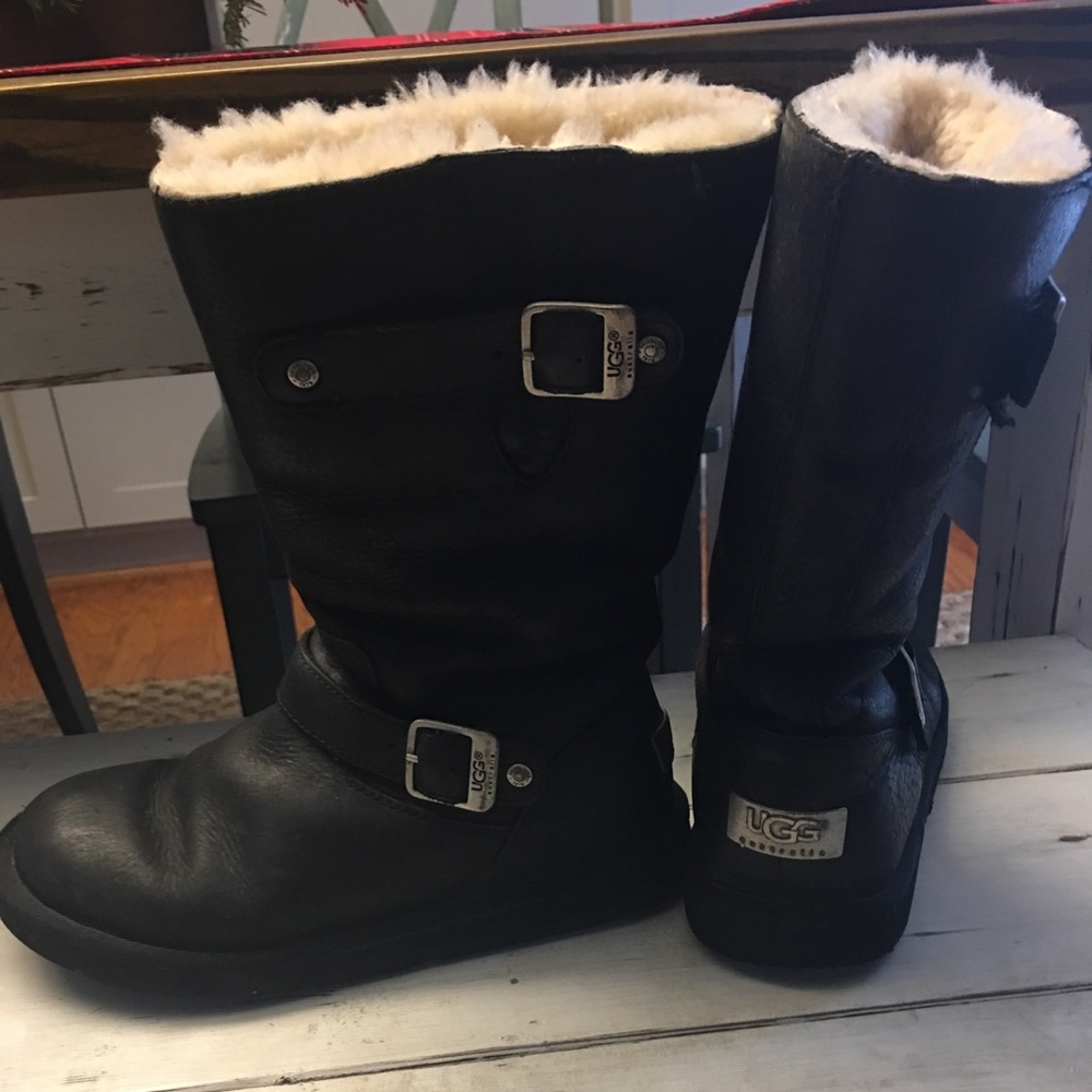 Leather Ugg’s size 8